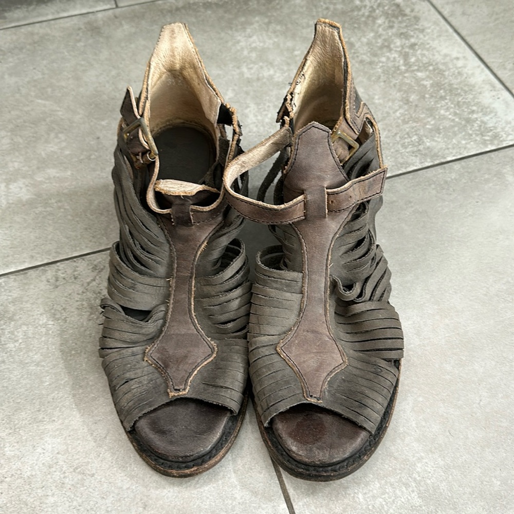 Women’s Freebird Arrow size 6